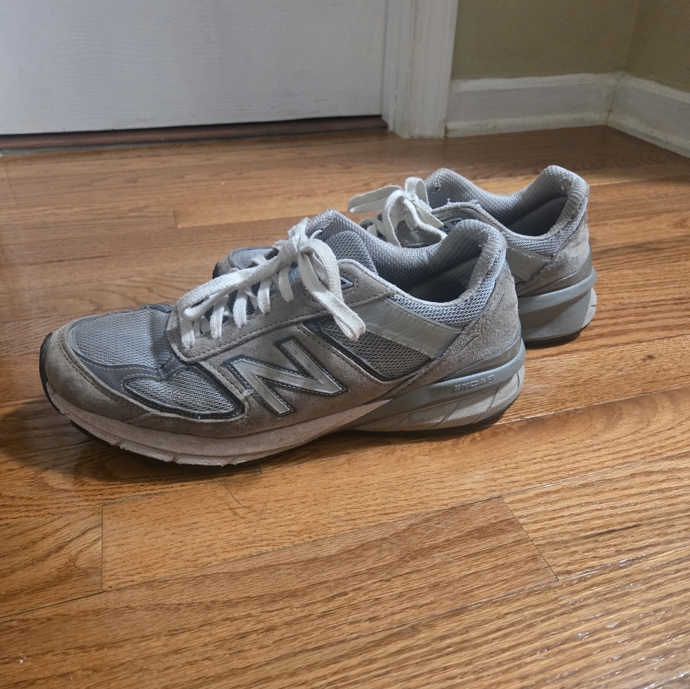 New Balance 990v5